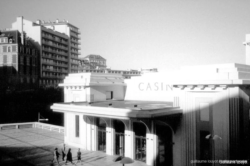 Casino municipal de Biarritz en noir et blanc — Biarritz et Pays basque, Guillaume Louyot