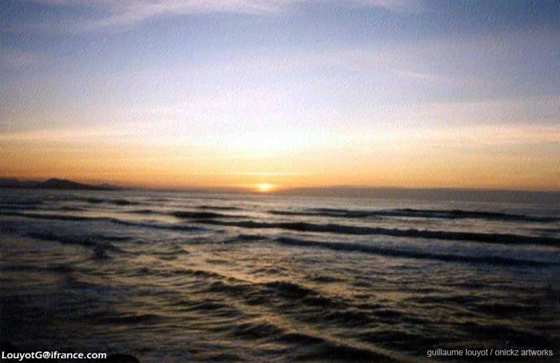 Coucher de soleil sur les vagues — Biarritz et Pays basque, Guillaume Louyot