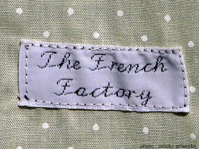 Étiquette The French Factory sur un sac — The French Factory, photographie de Guillaume Louyot