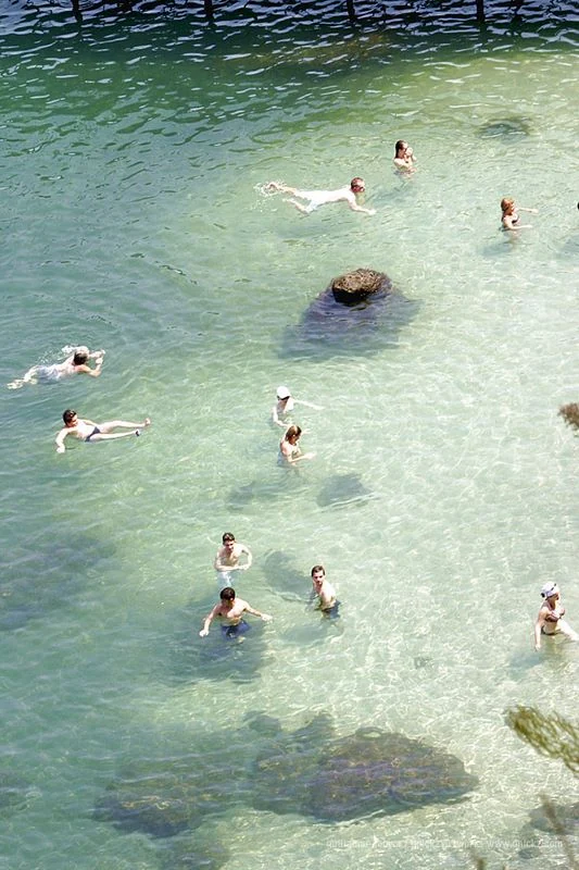 Baigneurs dans une eau claire — Naples et ses environs, Guillaume Louyot