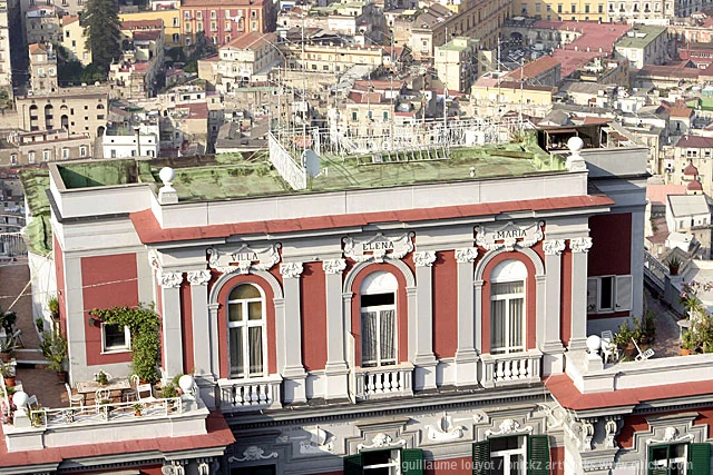 Façade colorée — Naples et ses environs, Guillaume Louyot