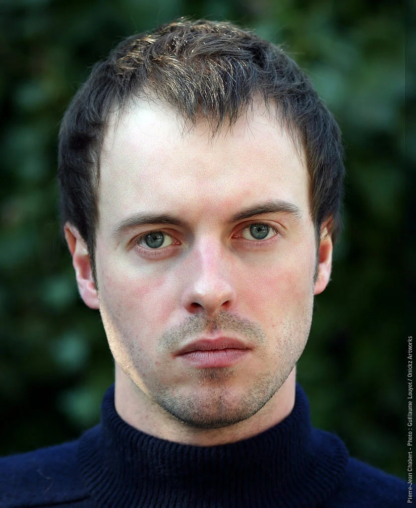 Pierre-Jean Chabert — portrait de face en pull noir